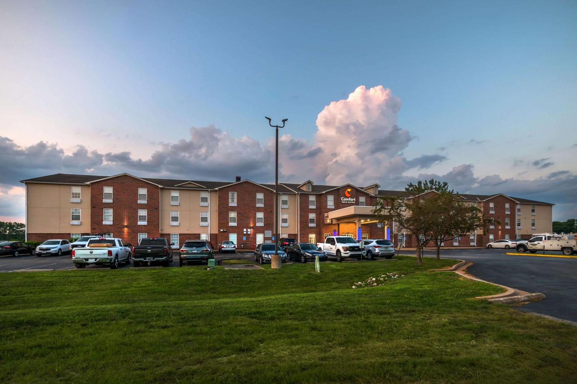 Comfort Inn & Suites St Louis - Chesterfield Exterior foto